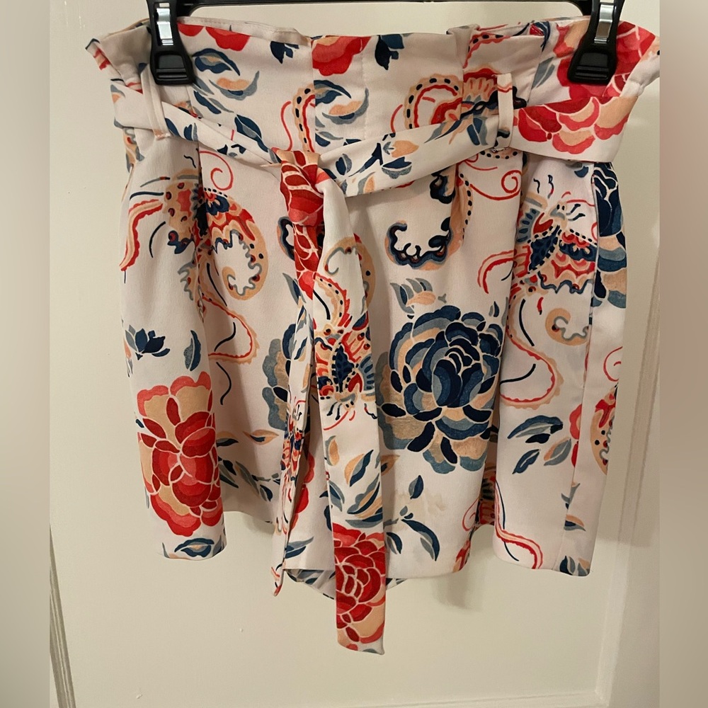 Zara Printed Paperbag Shorts | Size M